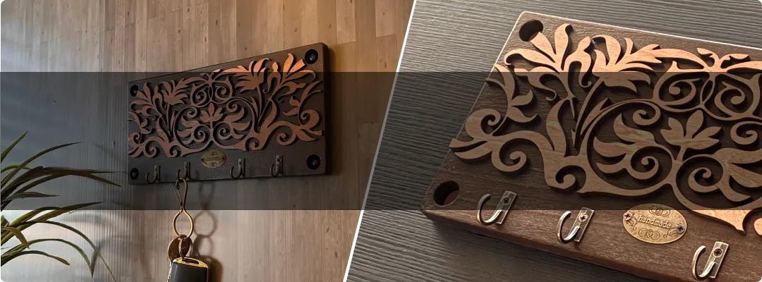 HOMEFABBER作品 | レーザーカッターで制作したアンティーク調の木製キーフック。精密な植物モチーフの透かし彫りと、メタルフックを組み合わせた壁掛け収納。