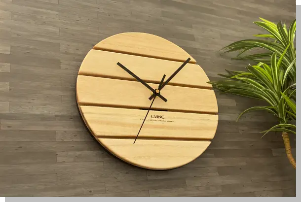 自宅の好きな場所に押しピン1つで配置できます。