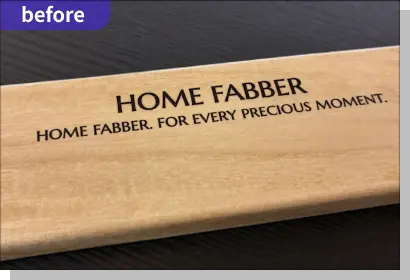 塗装前の桐材に刻印されたHOME FABBERロゴ