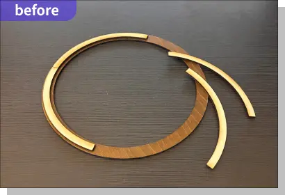 円形のウォールシェルフの前面・背面に水性ウレタンニスを塗布した写真